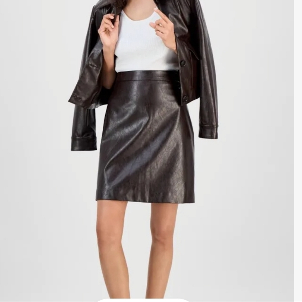 Anne Klein Size 14 Petite Black Faux Leather A-Line Skirt NWOT